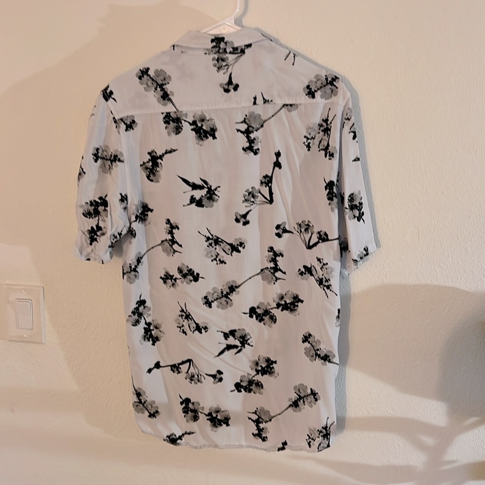 Medium NEUW button down - Picture 2 of 2